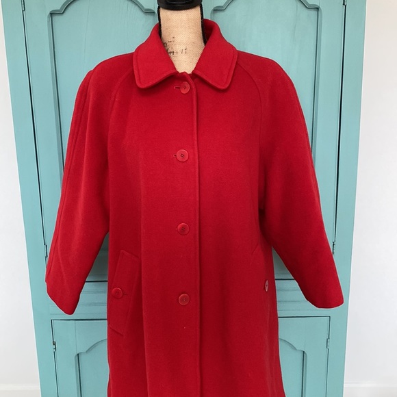 Brooks Brothers Red Wool Coat. Quilted lining. Made in Italy. See measurements - Picture 2 of 13